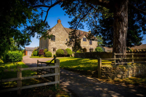 8 bedroom country house for sale