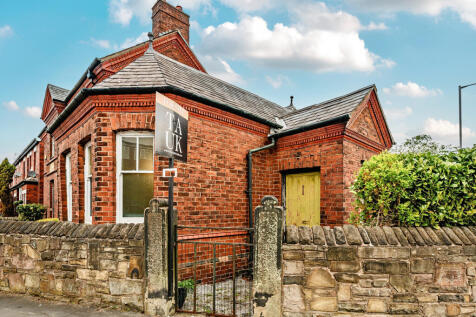 2 bedroom semi-detached house for sale