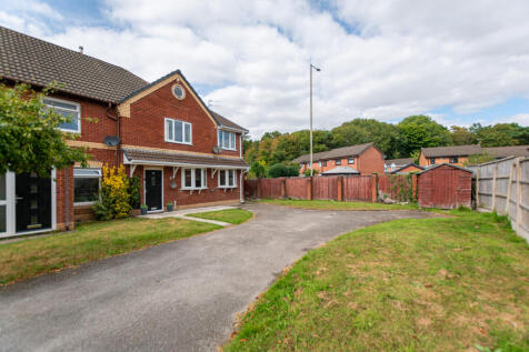 4 bedroom semi-detached house for sale