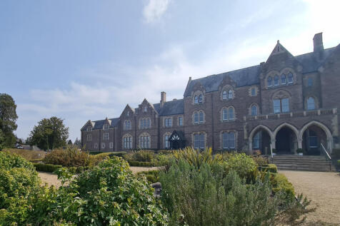 5 bedroom country house for sale