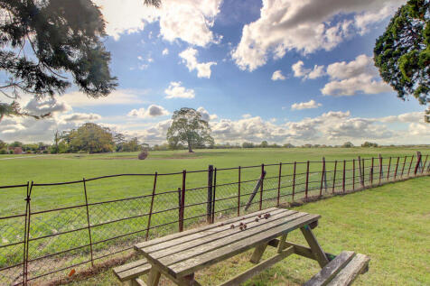 2 bedroom barn conversion for sale