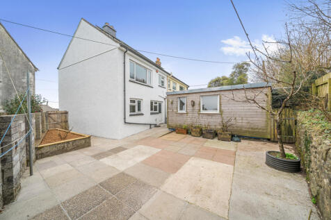 2 bedroom semi-detached house for sale