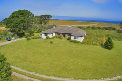 5 bedroom detached bungalow for sale