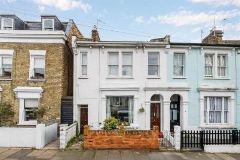 5 bedroom end of terrace house for sale
