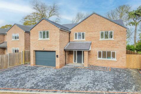 5 bedroom detached house for sale