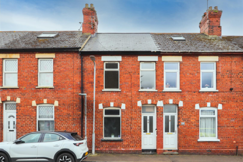 Clive Road, Barry Island 3 bed terraced house for sale