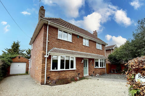 4 bedroom detached house for sale