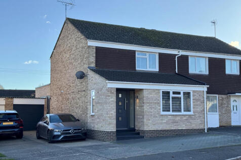 2 bedroom semi-detached house for sale