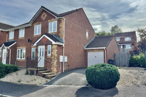 3 bedroom semi-detached house for sale