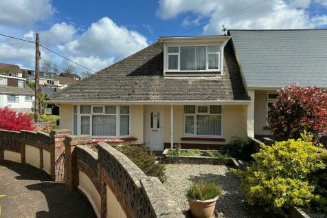 3 bedroom semi-detached bungalow for sale