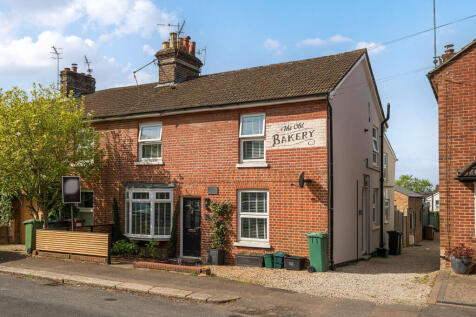 2 bedroom maisonette for sale
