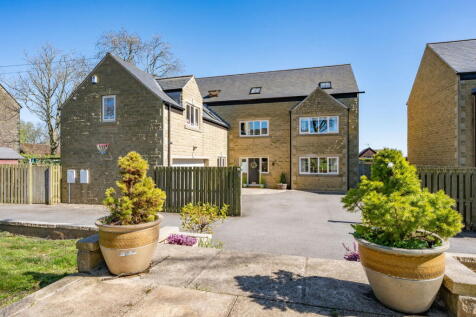 5 bedroom detached house for sale