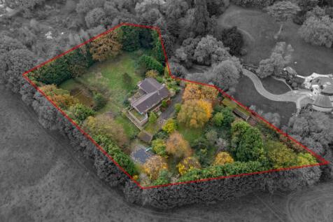 8 bedroom detached house for sale