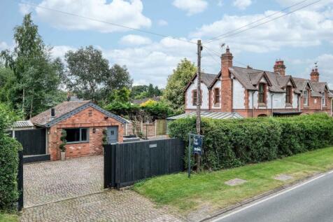 4 bedroom semi-detached house for sale