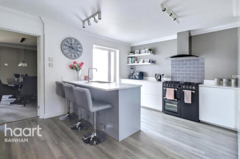 4 bedroom semi-detached bungalow for sale