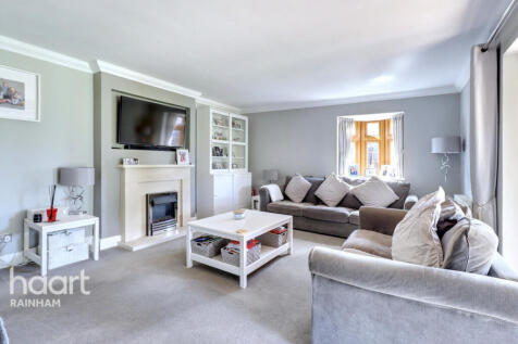 4 bedroom semi-detached bungalow for sale
