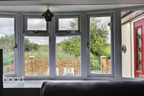 Chafford Walk, Rainham, RM13 9LT 4 bed end of terrace house for sale