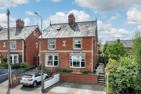 4 bedroom semi-detached house for sale