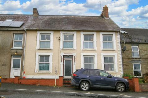 4 bedroom terraced house for sale