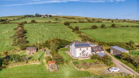 4 bedroom smallholding for sale