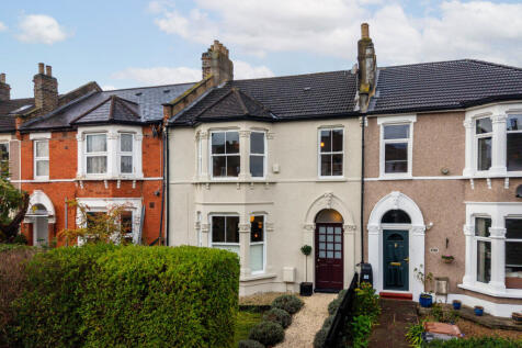 4 bedroom terraced house for sale