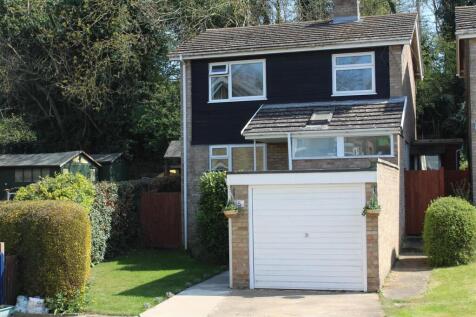 Wendy Close, Chelmondiston, Ipswich 3 bed detached house for sale