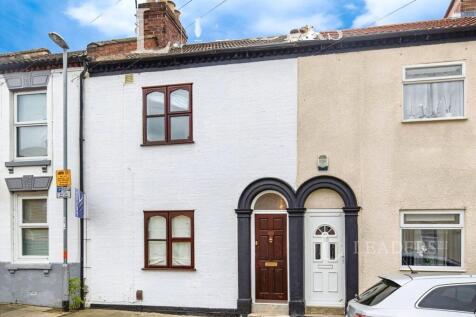 Oakley Street, Northampton... 3 bed terraced house for sale
