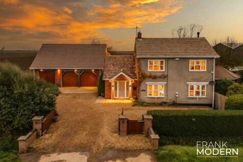 6 bedroom detached house for sale