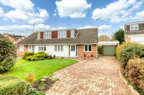 Windmill Avenue, Wokingham RG41 3 bed semi