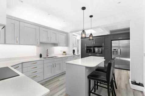 Reading Road, Wokingham RG41 5 bed detached house for sale