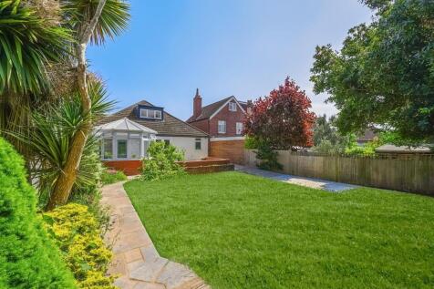 4 bedroom detached bungalow for sale