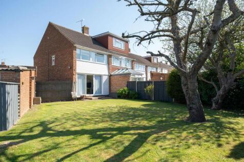 3 bedroom semi-detached house for sale