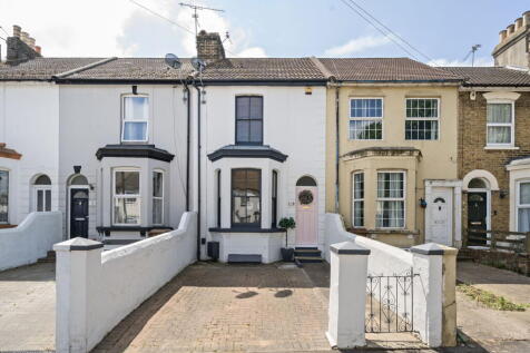 Copenhagen Road, Gillingham ME7 2 bed terraced house for sale