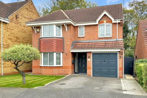 4 bedroom detached house for sale