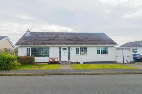 4 bedroom detached bungalow for sale