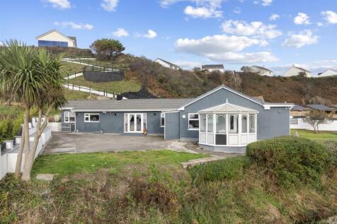 5 bedroom detached bungalow for sale