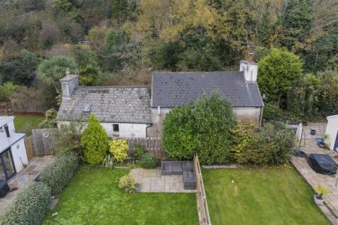 4 bedroom cottage for sale