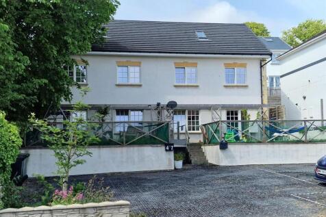 4 bedroom semi-detached house for sale