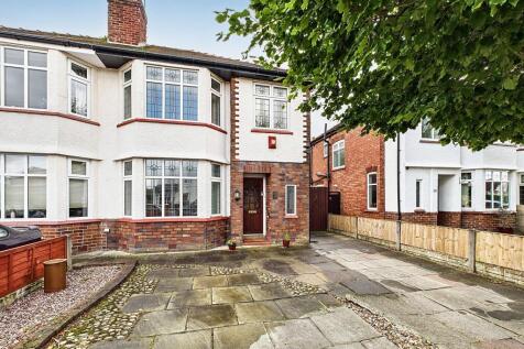 Balmoral Drive, Southport PR9 3 bed semi