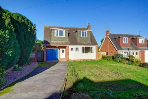 31 Hazelwood Close, Kidderminster 3 bed detached house for sale