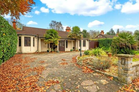 4 bedroom detached bungalow for sale