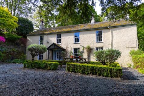 6 bedroom detached house for sale