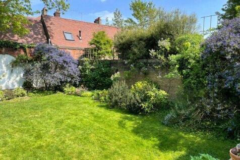 Woodstock Road, Golders Green, NW11 6 bed semi