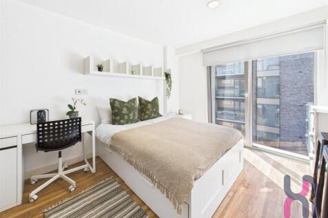 Studio flat for sale