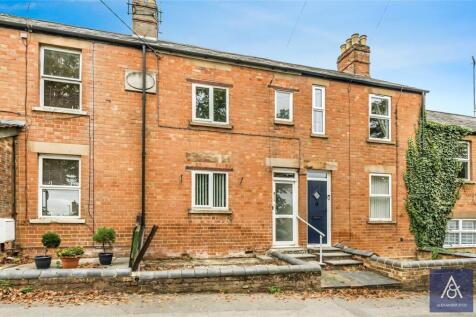 High Street, Northamptonshire NN13 3 bed terraced house for sale