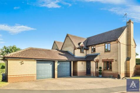 Beech Drive, Northamptonshire NN13 4 bed detached house for sale