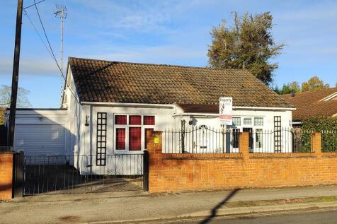 Yateley GU46 2 bed bungalow for sale