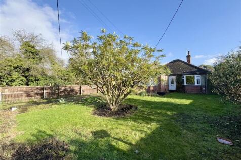 The Heath, Manningtree CO11 3 bed detached bungalow for sale