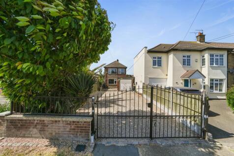 Parsonage Road, Rainham RM13 4 bed detached house for sale
