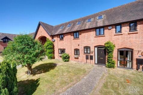 Holt Castle Barns, Worcester WR6 4 bed house for sale